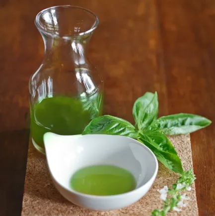 Sweet basil Oil 5